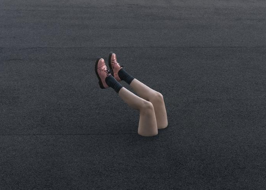 С������Ϯ�¼����ǣ�С�����Ա���Ƭ��