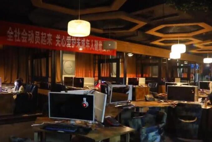 Ů��������������Ϯ��,�����ñ��������ƶԷ�ͷ