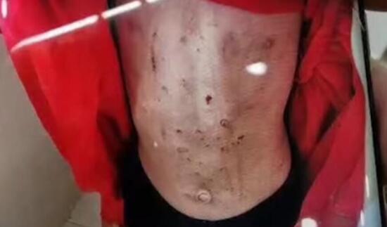 ����ͨ��������Ůͯ��Ű���¼�,�丸��ͬ��Ů���̾�