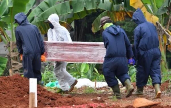 ӡ������гͷ�����������,ȥΪ�¹ڷ��������ڷ�Ĺ