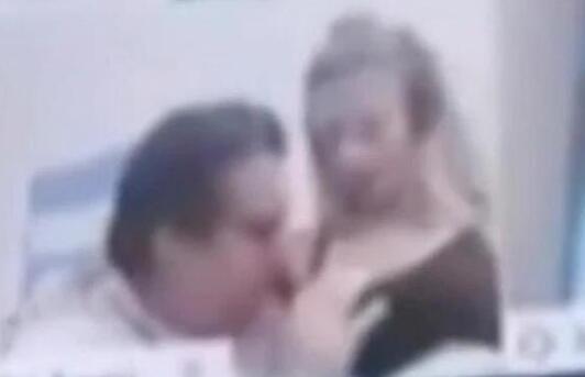 ����͢��Ա����ʱ�������ز�,����Ů�Ѽ��鸾��������