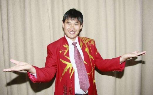 ���¸����Ů��˿��͵˰?���¸���֮�Ļ�Ӧ