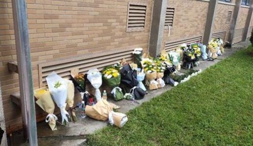 ����Ů���������п�״Ԫ,Ŀ���߳�Ů�о�������������ѹ