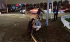 �ÿͻ�Ӧ���㺣���ս�ɪɪ������,�����쵼���巣վ