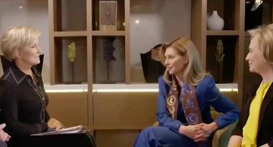 �ڸ�Ů�ù�ͷ�������˻�