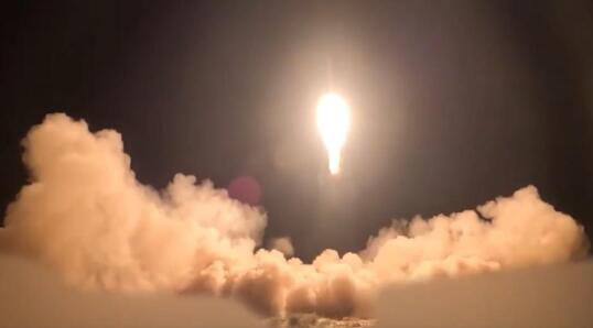 ��ɫ�к�������ͬ��ȫ��ͣ��