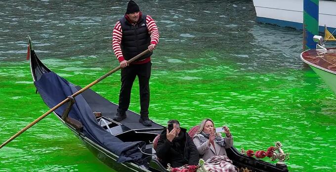 ������Ů��ͬ�齫����˹���˺�Ⱦ��